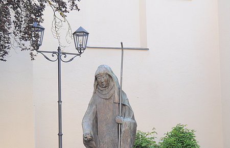 Statue der Hl. Walburga