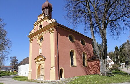 Blick auf die kleine Schlosskapelle