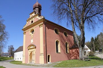 Außenansicht Schlosskapelle, Otting Blick auf die kleine Schlosskapelle
