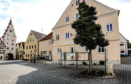 Blick auf KRONE Hotel Steakhaus Bar in Monheim