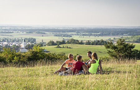 Die Monheimer Alb entdecken - mit herrlichem Ausblick vom Mähhorn in Huisheim