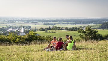 Die Monheimer Alb entdecken - mit herrlichem Ausblick vom Mähhorn in Huisheim