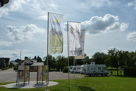 Wohnmobilstellplatz an der Stadthalle Monheim, Schulstraße 2, 86653 Monheim