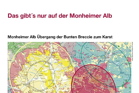 Eine Informationstafel zeigt eine geologische Karte mit Legende über den Übergang der bunten Breccie zum Karst in der Monheimer Alb. Informationen über Bäche, die im Untergrund verschwinden. Oben rechts im Eck das Logo der Stadt Monheim, oben links das Logo der Monheimer Alb.