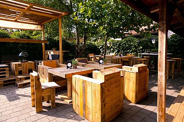 KRONE Hotel  Steakhaus  Bar - gemütlicher Grillgarten
