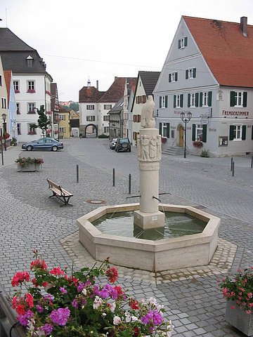 Der Stadtbrunnen in Monheim