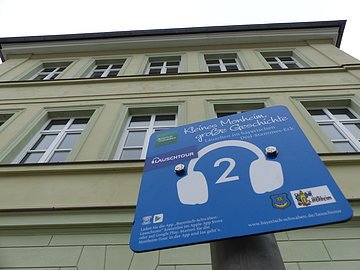Lauschpunkt 2 der Lauschtour "Kleines Monheim, große Geschichte" Lauschpunkt 2 der Lauschtour "Kleines Monheim, große Geschichte"