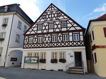 Die neue Tourist-Info Stadt Monheim - Monheimer Alb