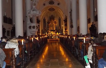 Adventskonzert in Monheim - besinnliche Stimmung in der Stadtpfarrkirche St. Walburga