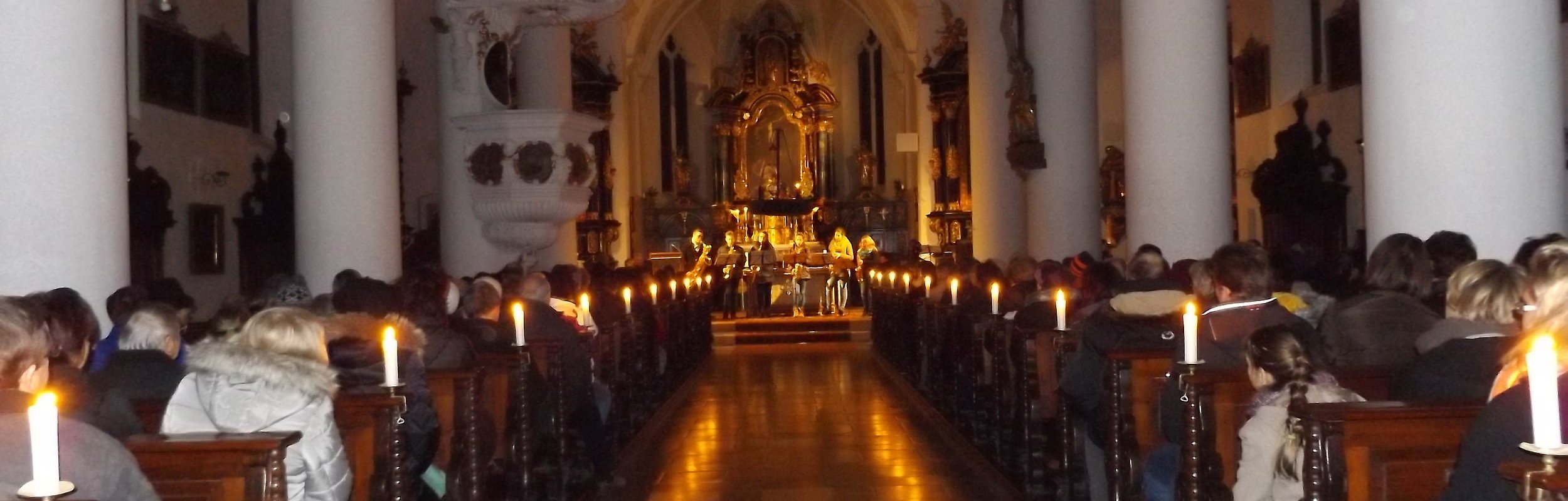 Adventskonzert in Monheim - besinnliche Stimmung in der Stadtpfarrkirche St. Walburga