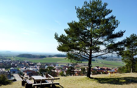 Blick über Gosheim ins Nördlinger Ries